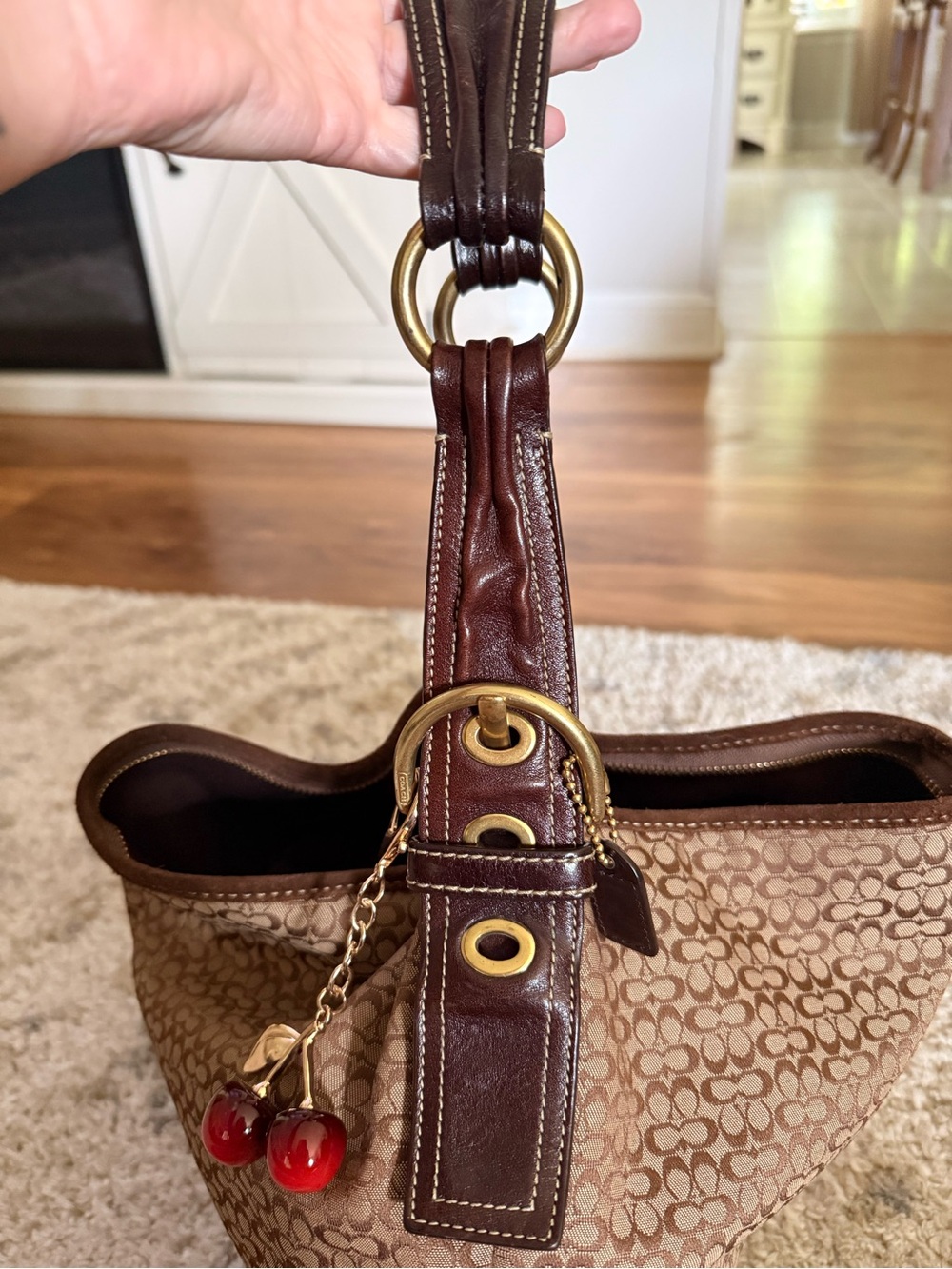 Coach Tan/Brown Signature Canvas Shoulder Bag - Picture 8 of 12